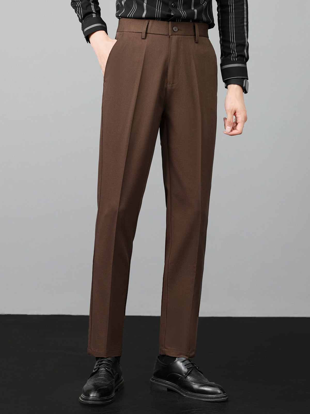 Linen Ribbed Knit Polo & Slim Fit Tapered Trousers